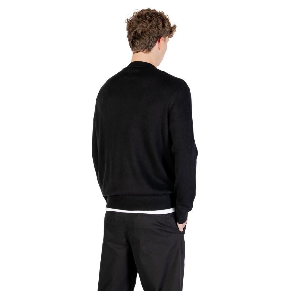 Sweatshirt by Armani Exchange for men in silk cotton & viscose black features an exquisite silhouette, showcasing and round crew neckline details for a exquisite look.