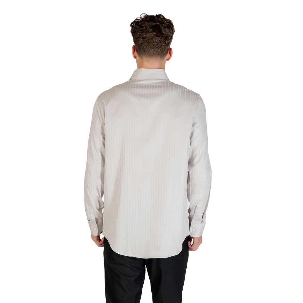 Shirt by Armani Exchange for men in cotton gray features an polished silhouette, showcasing a sophisticated and detail for a truly polished finish.
