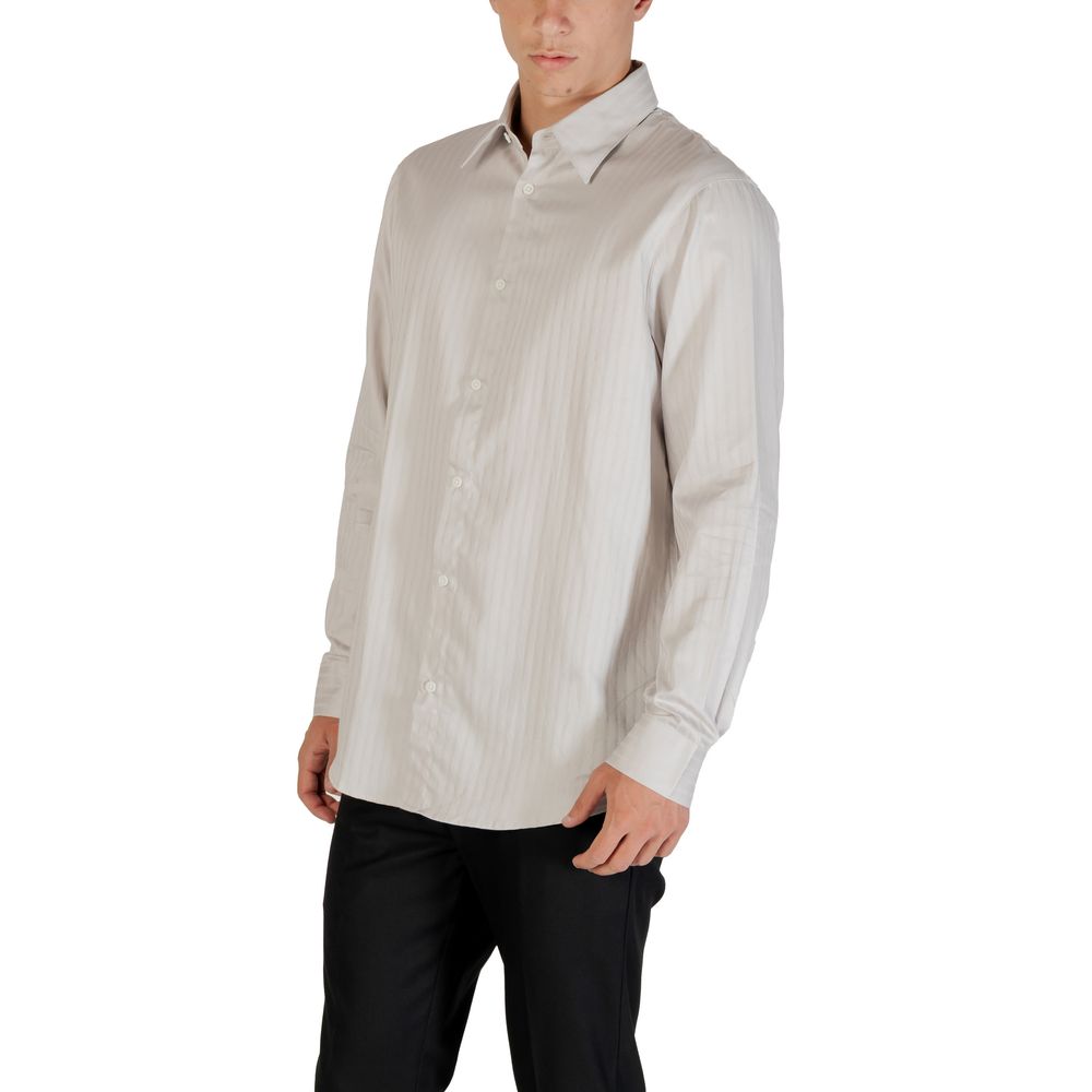 Shirt by Armani Exchange for men in cotton gray showcases a sublime silhouette, artfully detailed with a sublime and for a sophisticated, sublime finish.