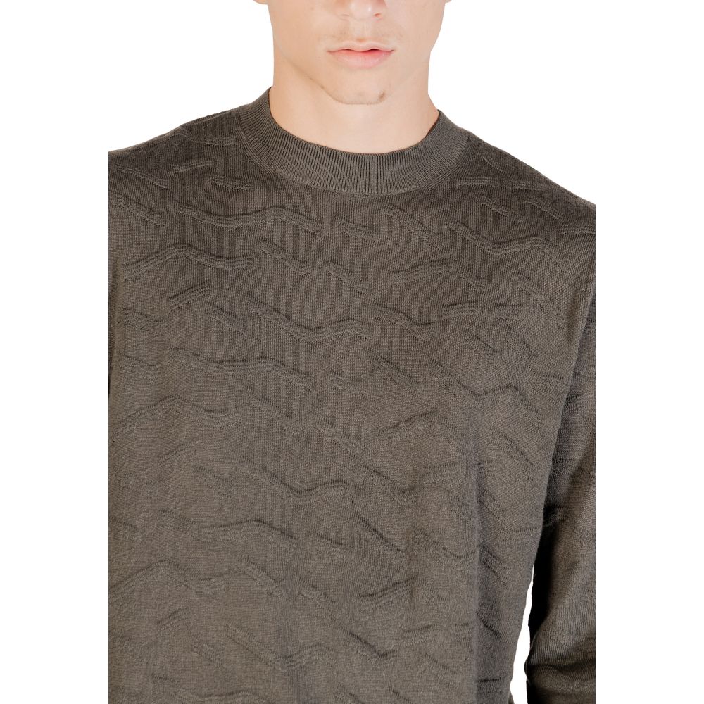 Sweatshirt by Armani Exchange for men in marabou wool green presents a smart casual silhouette, featuring a smart casual and for a sophisticated look.