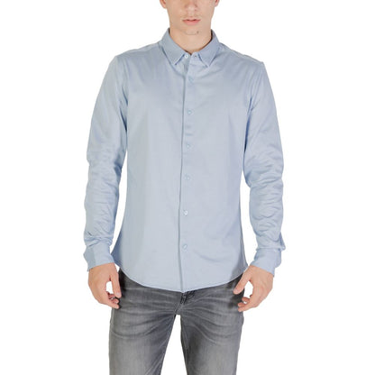 Shirt by Only & Sons for men in cotton blue presents a discerning silhouette, showcasing a sophisticated and long-sleeve for a truly discerning finish.