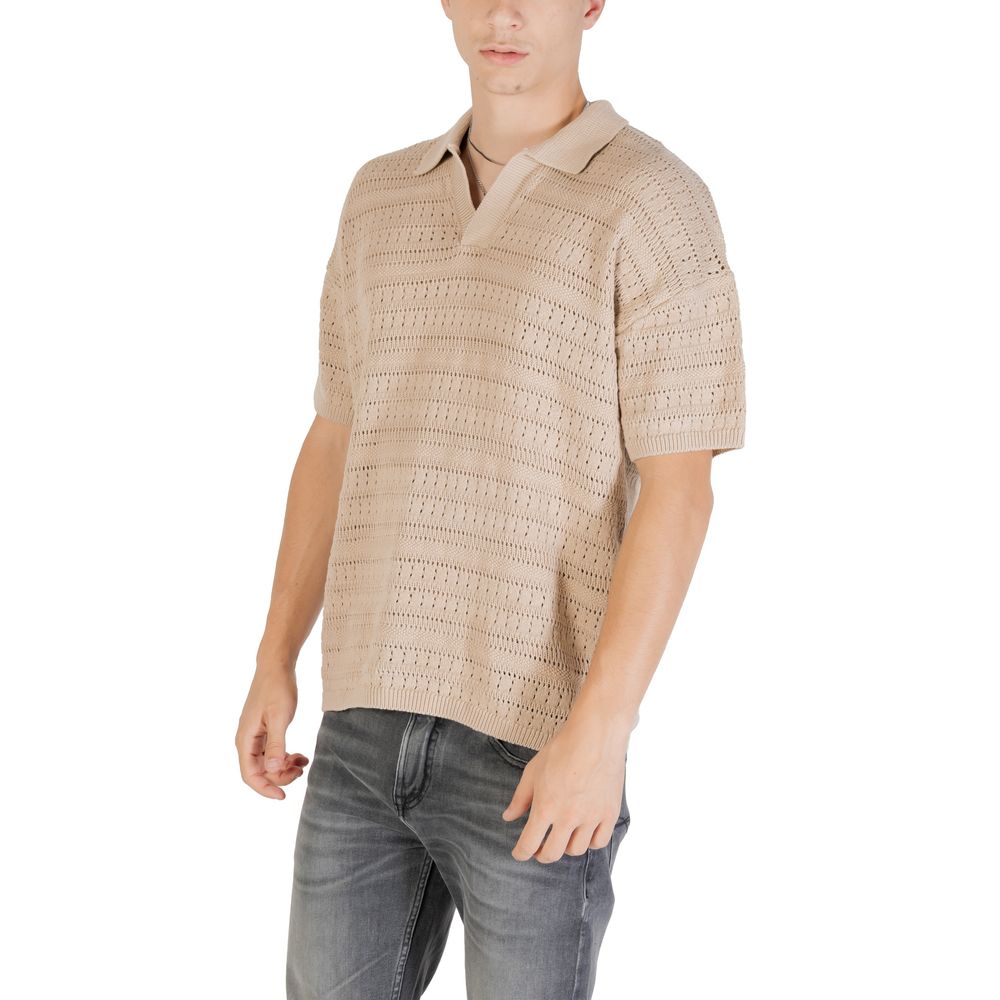 Shirt by Only & Sons for men in cotton beige showcases a sleek silhouette, elegantly detailed with a sleek v-neck neckline and for a sleek finish.