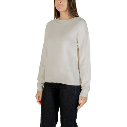 Sweatshirt by Liu Jo for women in polyamide polester viscose white features a unrivaled silhouette with a refined crew neckline and unrivaled detailing for a sophisticated look.