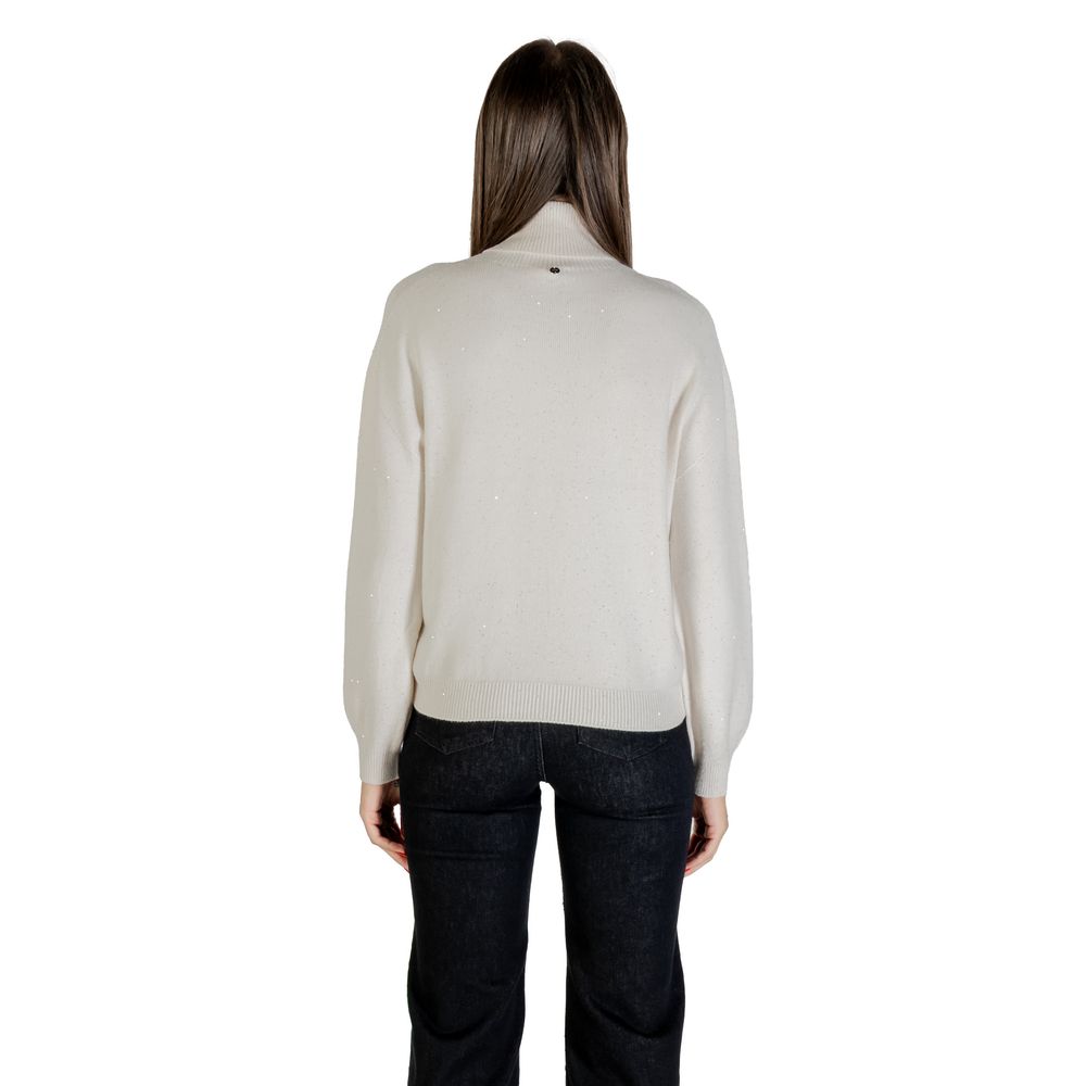 Sweatshirt by Liu Jo for women in polyamide polester viscose white features an exquisite silhouette, showcasing and high-neck neckline details for a exquisite look.