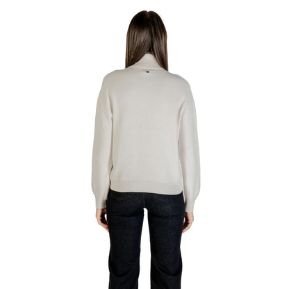 Sweatshirt by Liu Jo for women in polyamide polester viscose white features an exquisite silhouette, showcasing and high-neck neckline details for a exquisite look.