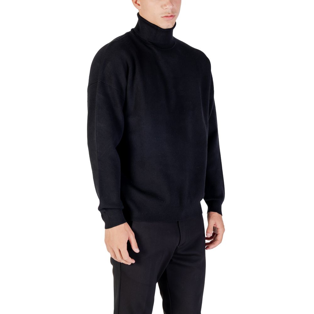 Sweatshirt by Antony Morato for men in polyamide polester viscose black presents a smart casual silhouette, featuring a smart casual high-neck neckline and for a sophisticated look.