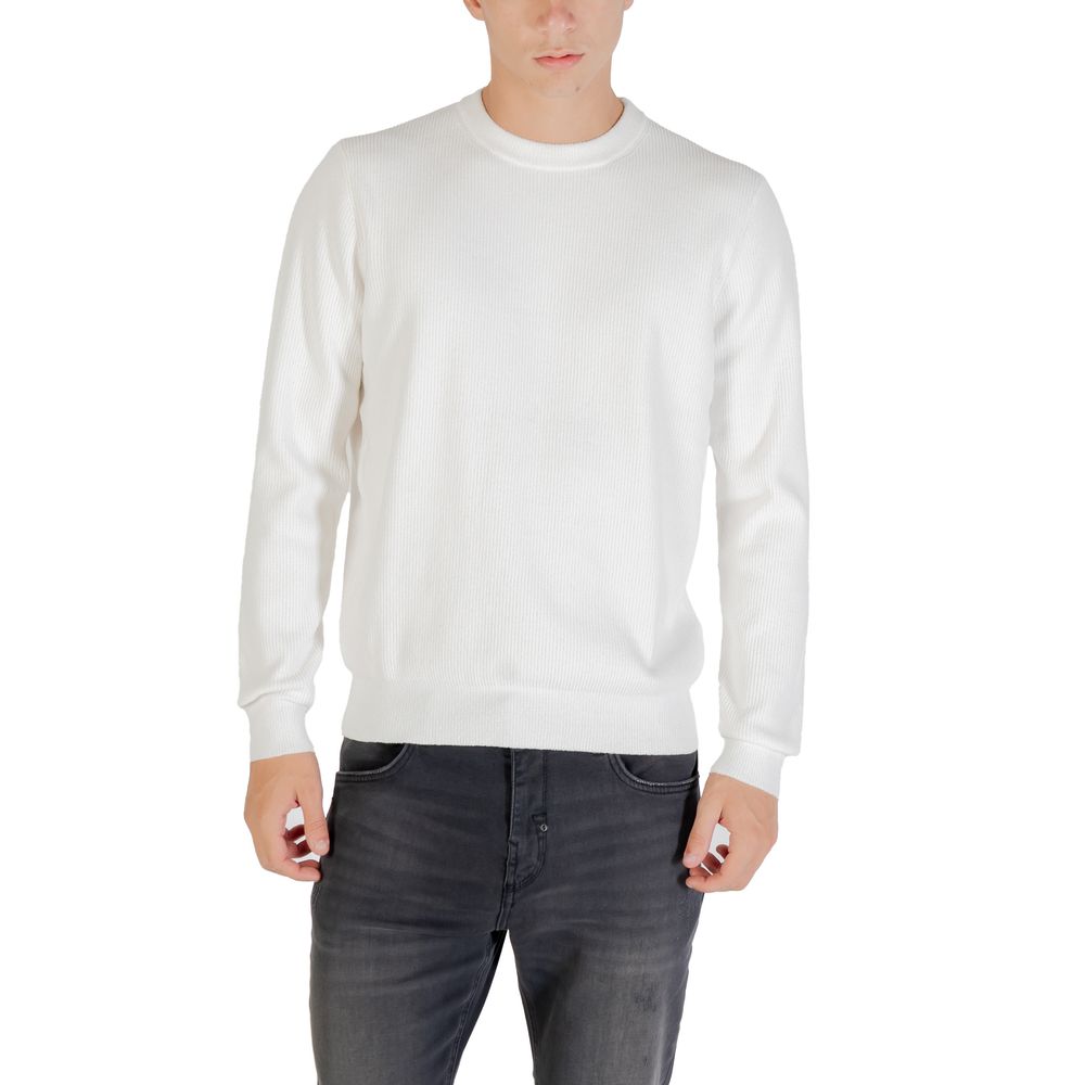 Sweatshirt by Antony Morato for men in polyamide & polyester beige features a unrivaled silhouette with a refined crew neckline and unrivaled long-sleeve detailing for a sophisticated look.