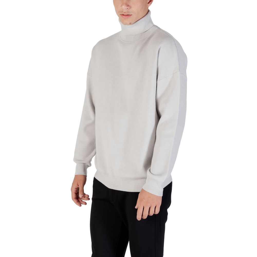 Sweatshirt by Antony Morato for men in polyamide polester viscose gray features an exquisite silhouette, showcasing and high-neck neckline details for a exquisite look.