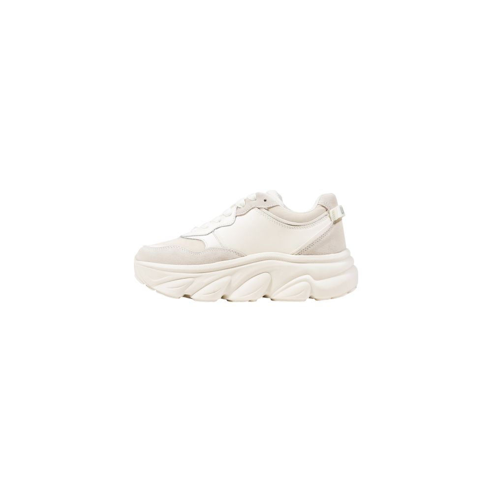 Sneakers by Liu Jo for women in faux leather white features an sumptuous design from the Women's Casual Faux Leather Sneakers collection, highlighting a sumptuous casual style for a premium, high-fashion look.