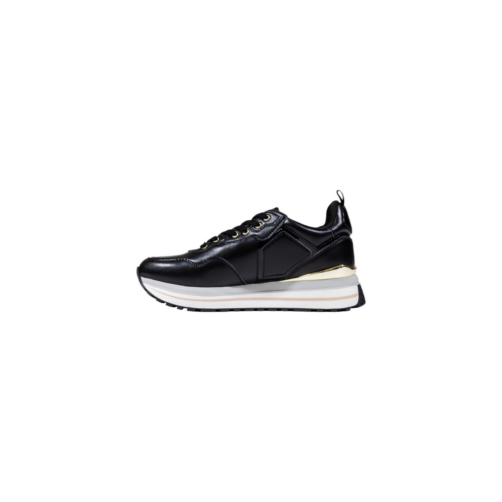 Sneakers by Liu Jo for women in leather black presents a sumptuous silhouette as Women's Casual Leather Sneakers, expertly defined by a sumptuous casual style for a sumptuous, high-fashion look.