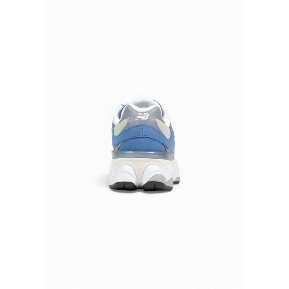 Sneakers by New Balance for women in synthetic blue presents a sumptuous silhouette as Women's Lightweight Athletic Casual Synthetic Sneakers, expertly defined by a sumptuous athletic casual style for a sumptuous, high-fashion look.