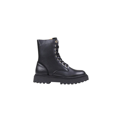 Lace-Up Ankle Combat Winter Boots by Alviero Martini Prima Classe for women in polyethylene & polurethane black features an aerodynamic silhouette from the Women's Polyethylene & Polurethane Lace-Up Ankle Combat Winter Boots collection, showcasing a aerodynamic and refined for an aerodynamic look.