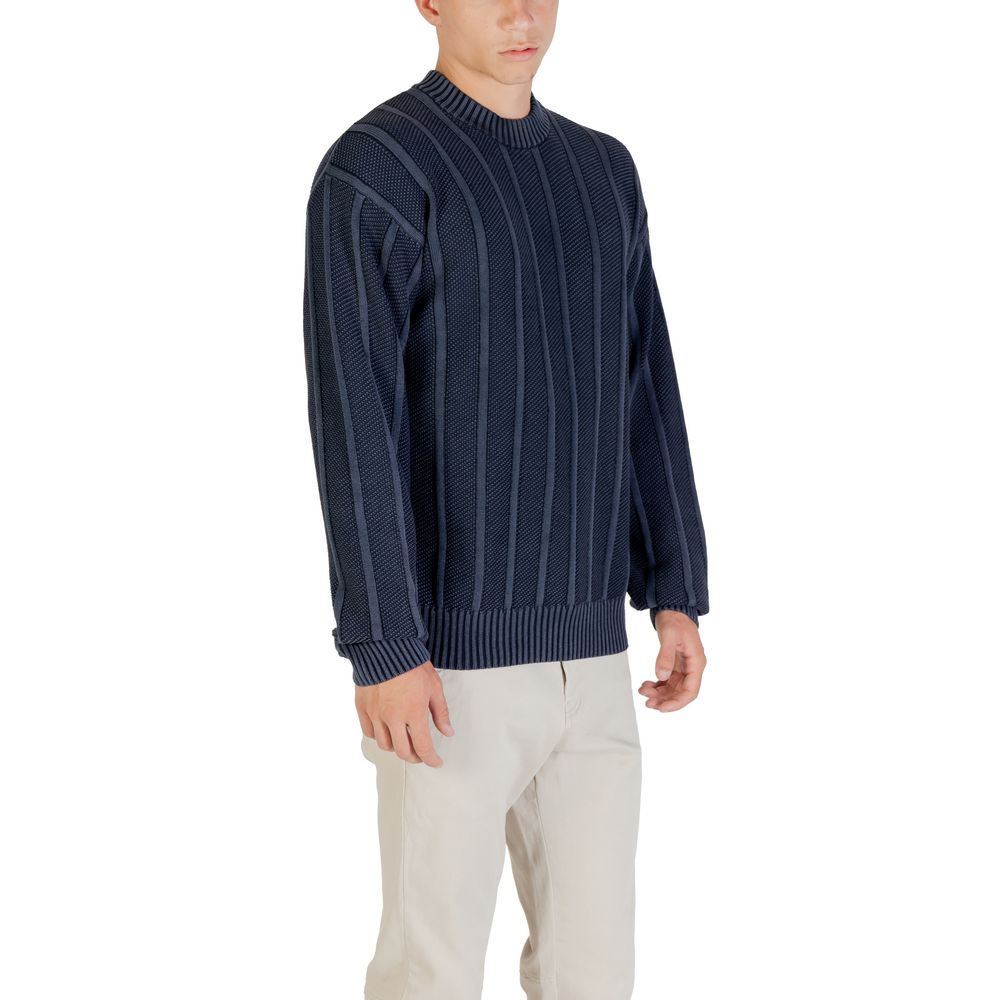 Sweatshirt by Hugo Boss for men in cotton blue presents a smart casual silhouette, featuring a smart casual crew neckline and for a sophisticated look.