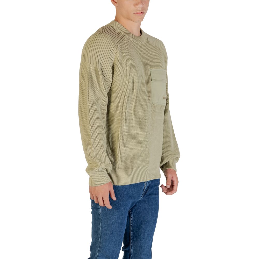 Sweatshirt by Hugo Boss for men in cotton green features an enviable silhouette, showcasing a premium and refined round crew neckline for a truly enviable finish.