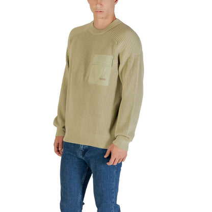 Sweatshirt by Hugo Boss for men in cotton green features an magnificent silhouette, showcasing a sophisticated round crew neckline and detail for a truly magnificent finish.