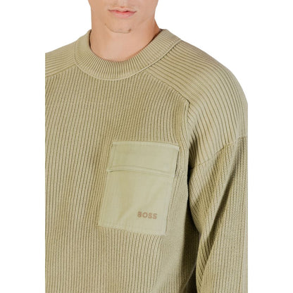 Sweatshirt by Hugo Boss for men in cotton green features a unrivaled silhouette with a refined round crew neckline and unrivaled detailing for a sophisticated look.