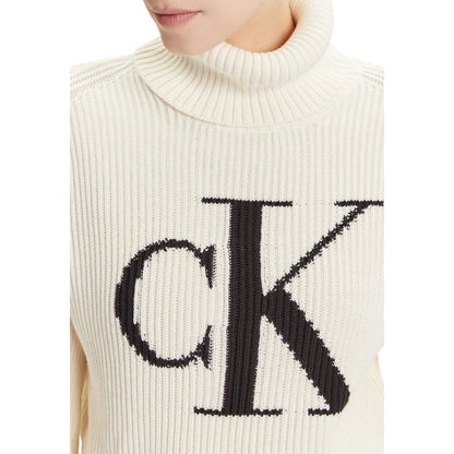 Sweatshirt by Calvin Klein Jeans for women in cotton beige features a unrivaled silhouette with a refined and unrivaled detailing for a sophisticated look.