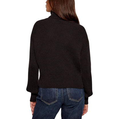 Sweatshirt by Calvin Klein Jeans for women in cotton black features an enviable silhouette, showcasing a premium and refined turtle neckline for a truly enviable finish.