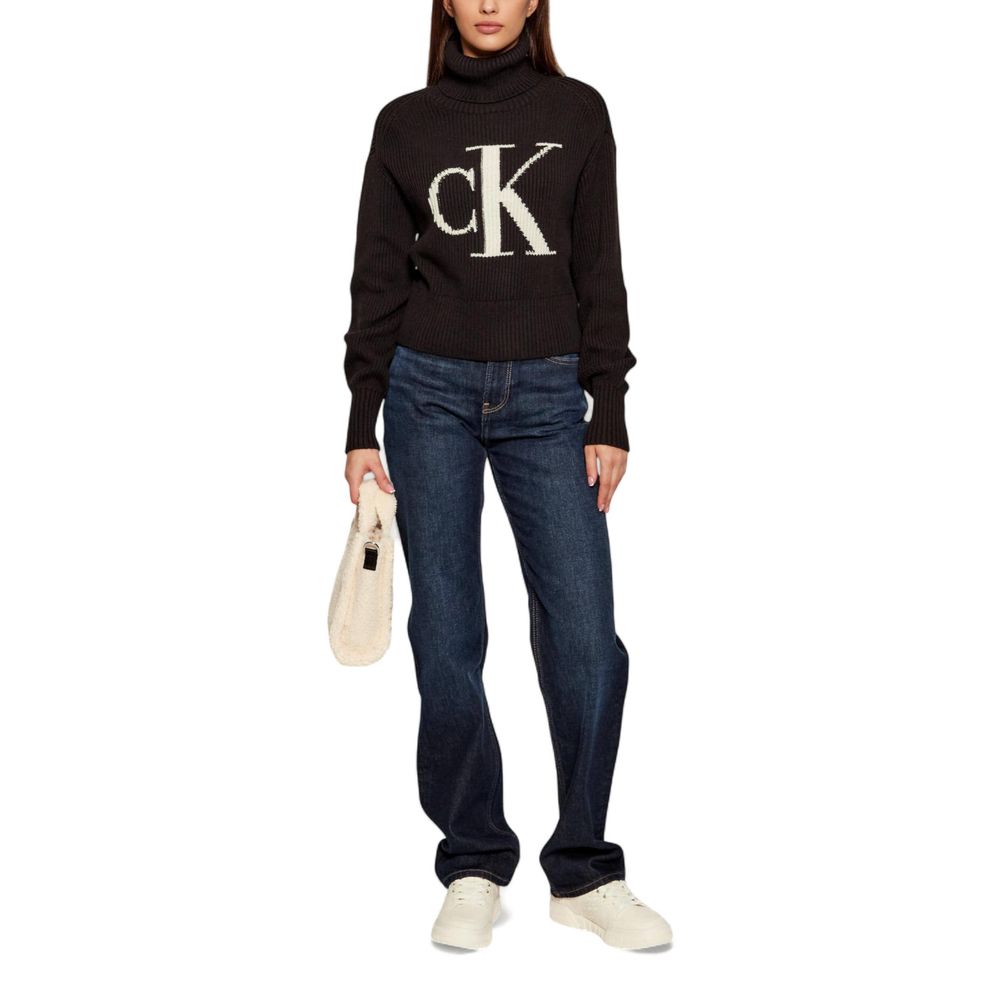 Sweatshirt by Calvin Klein Jeans for women in cotton black presents a smart casual silhouette, featuring a smart casual turtle neckline and for a sophisticated look.