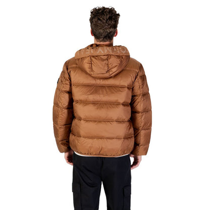 Hooded Overcoat by Tommy Hilfiger Jeans for men in polyamide brown features a cosy chic silhouette, artfully detailed with a sophisticated hooded neckline and premium thermal, lightweight, pockets, hooded & insulated for a cosy chic finish.