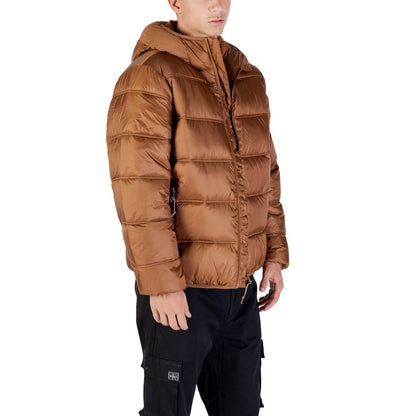 Hooded Overcoat by Tommy Hilfiger Jeans for men in polyamide brown showcases a enveloping silhouette, detailed with distinctive thermal, lightweight, pockets, hooded & insulated and a enveloping hooded neckline.