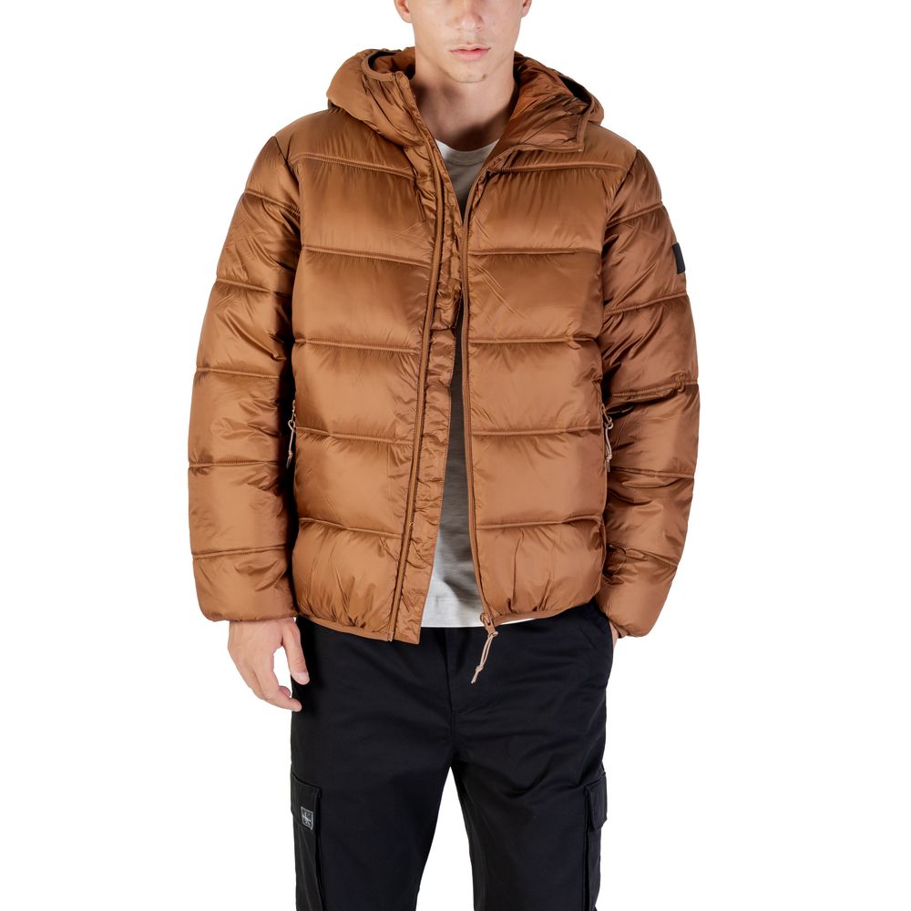 Hooded Overcoat by Tommy Hilfiger Jeans for men in polyamide brown features an satoral silhouette, showcasing a sophisticated and satoral thermal, lightweight, pockets, hooded & insulated for a premium, timeless look.