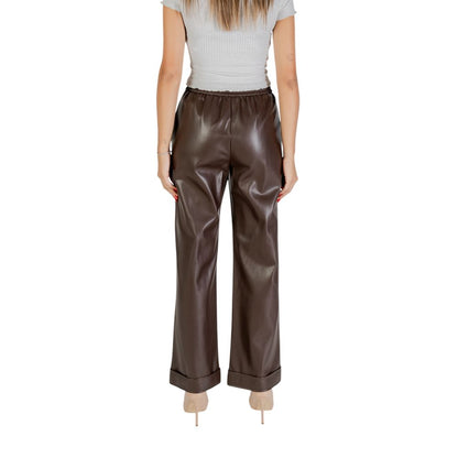 Trousers by Liu Jo for women in polyester brown presents a smart silhouette, meticulously detailed with a smart wide, a smart long, and a smart high rise.