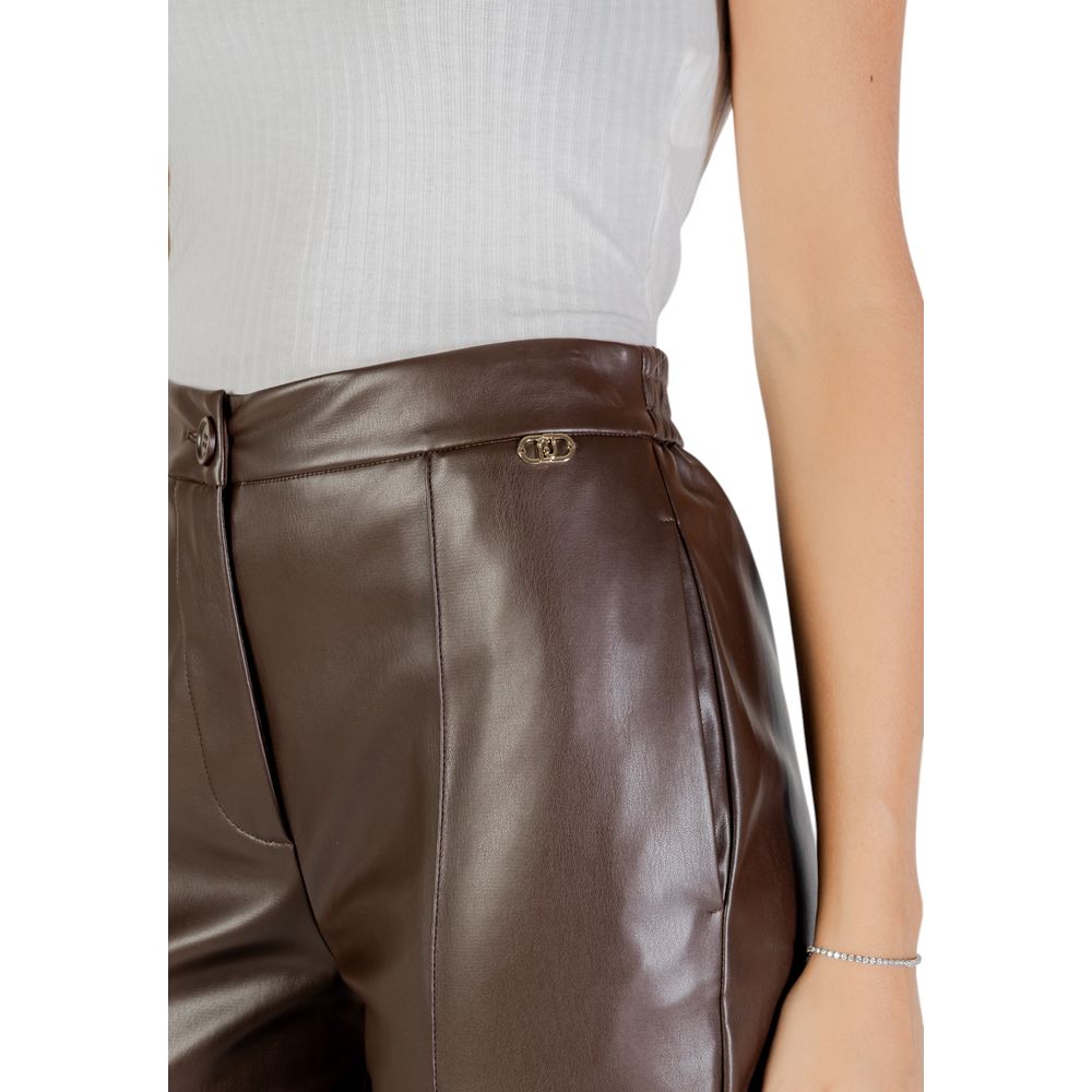 Trousers by Liu Jo for women in polyester brown features a sculptural silhouette, showcasing a sculptural wide and long with a sophisticated high rise for a sculptural finish.