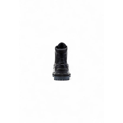 Lace-Up Ankle Winter Boots by Timberland for men in leather & metal black features an aerodynamic silhouette from the Men's Leather & Metal Lace-Up Ankle Winter Boots collection, showcasing a aerodynamic and refined for an aerodynamic look.
