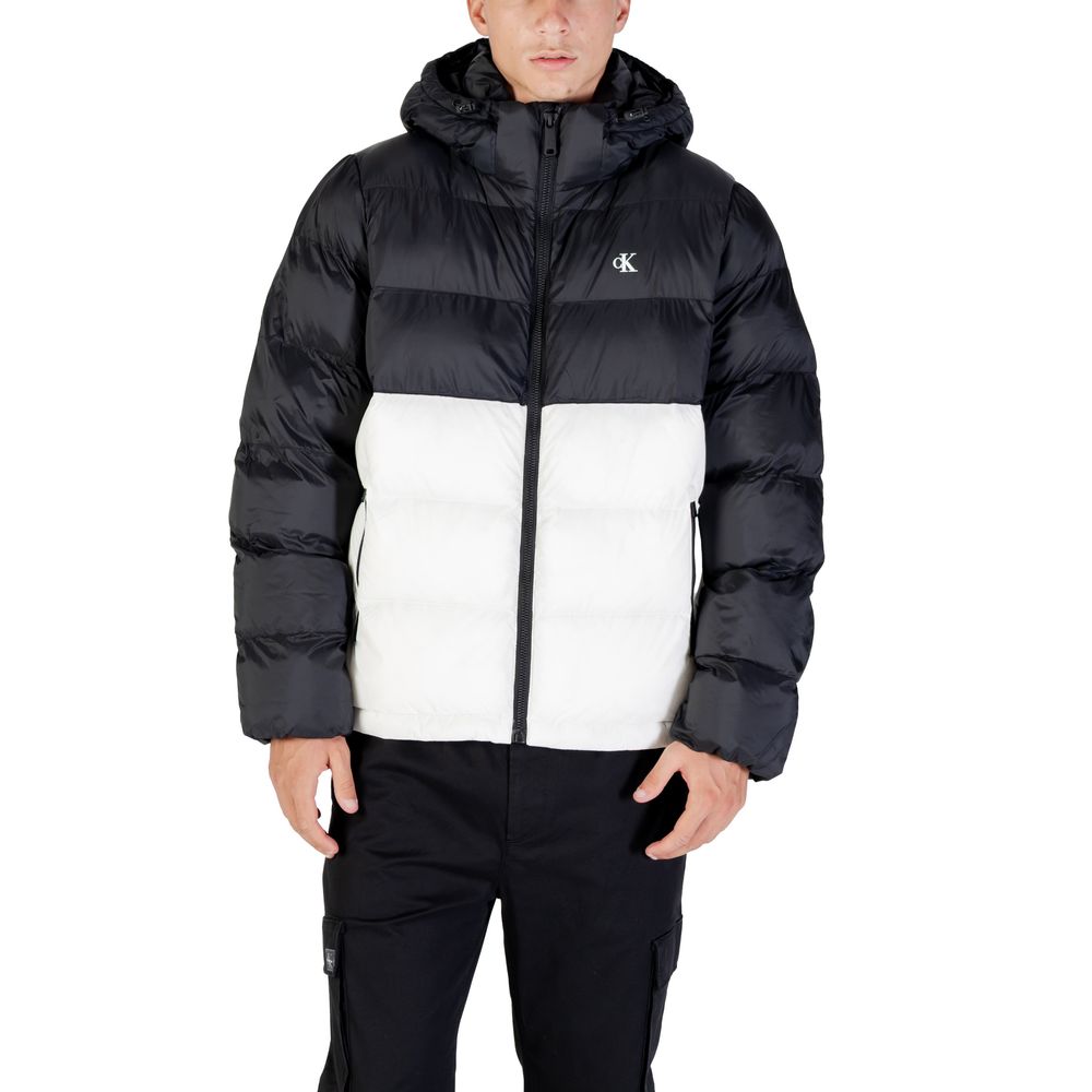 Hooded Overcoat by Calvin Klein Jeans for men in nylon cream showcases a enveloping silhouette, detailed with distinctive pockets, hooded & insulated and a enveloping hooded neckline.