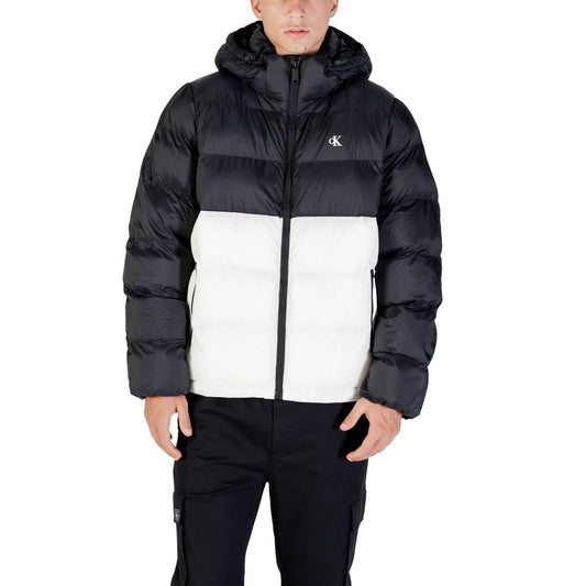 This Hooded Jacket by Calvin Klein Jeans for men in nylon cream showcases a magnificent silhouette, meticulously crafted with a distinctive hooded neckline and functional lightweight, pockets, hooded & insulated for a magnificent finish.