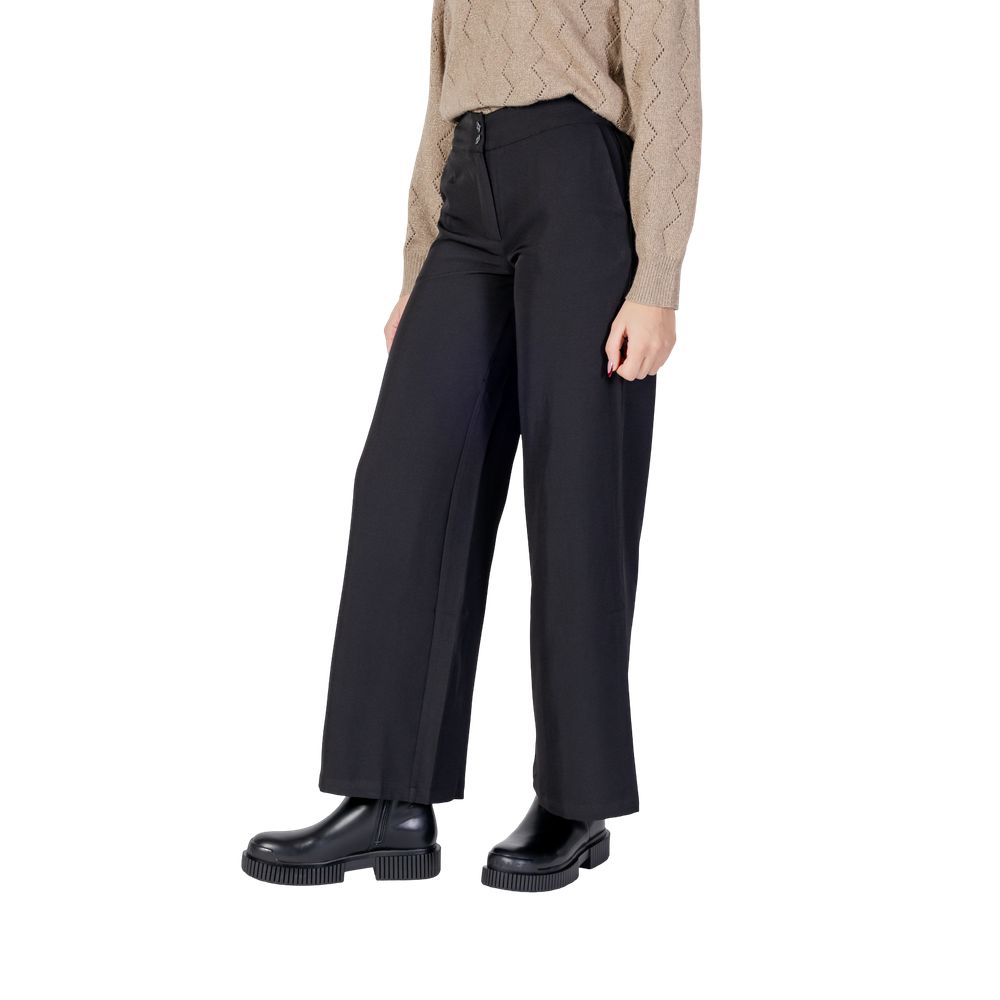 Trousers by Jacqueline De Yong for women in stretch polyester black features a tailored silhouette with a tailored flared, bootcut & wide, defined by its long and a sophisticated high rise.