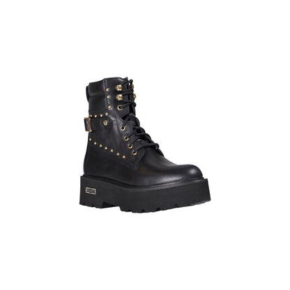 Platform Lace-Up Combat Winter Boots by Cult for women in leather black features an dynamic silhouette, showcasing the dynamic Women's Leather Platform Lace-Up Combat Winter Boots design with its distinctive platform and elegant .