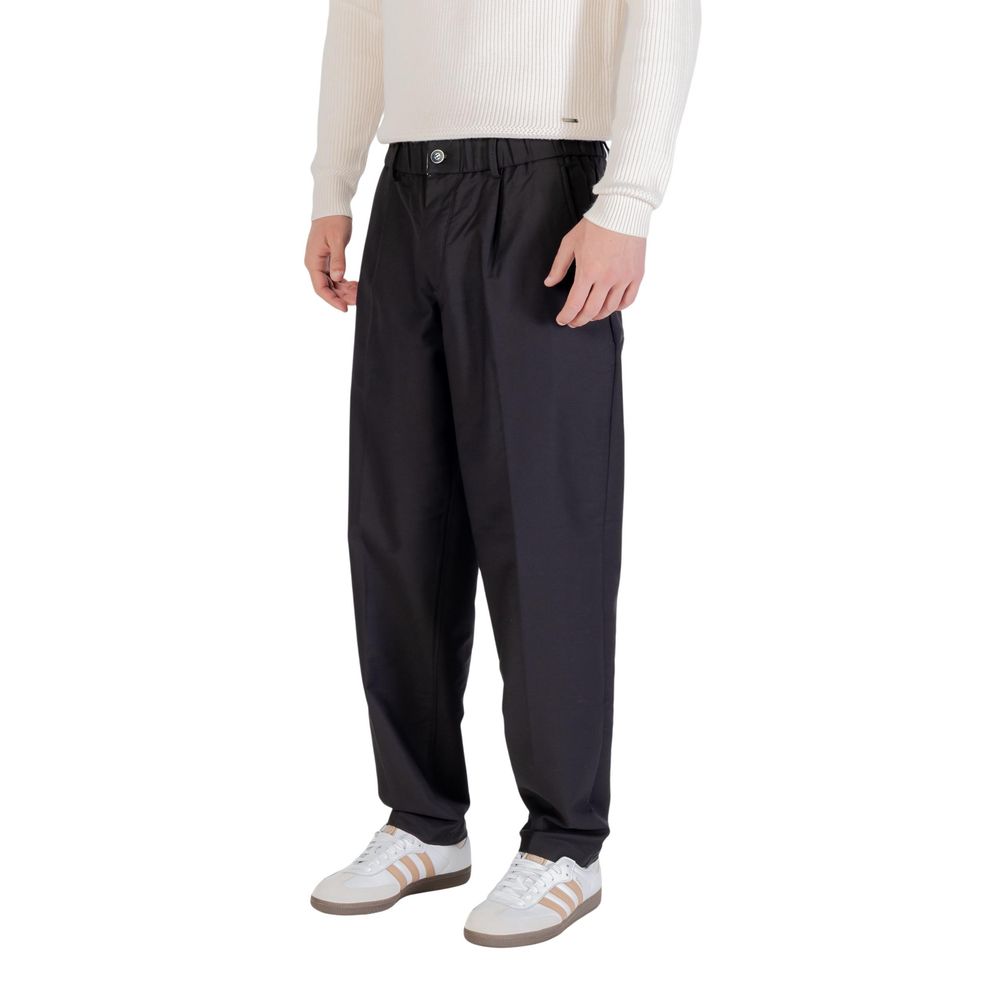 Trousers by Gianni Lupo for men in stretch polyester cotton black features an on trend silhouette, showcasing a sophisticated regular-fit with a long and for an on trend finish.