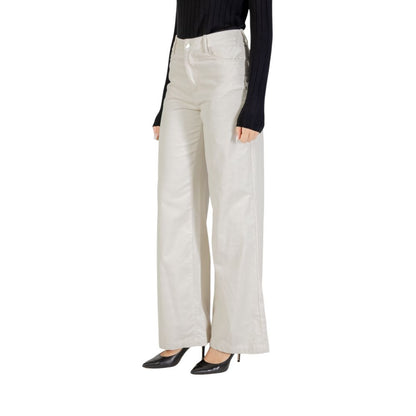 Trousers by Liu Jo for women in stretch polyester cotton beige features a artisanal silhouette, showcasing a sophisticated wide with a long and for a artisanal finish.