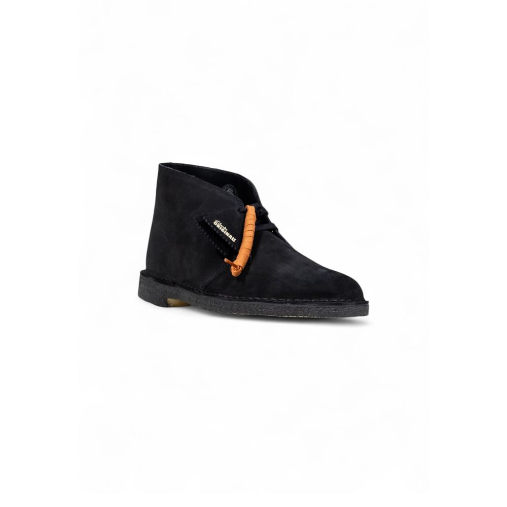 Lace-Up Ankle Chukka-Desert Boots by Clarks for men in suede leather & rubber black features an performance-driven Men's Suede Leather & Rubber Lace-Up Ankle Chukka-Desert Boots silhouette, defined by a sophisticated and a performance-driven .