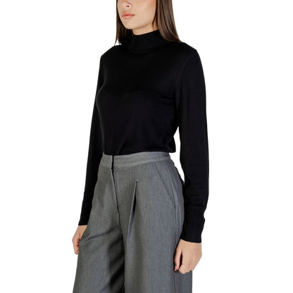 Sweater by ICHI for women in nylon & viscose black showcases a downtown chic silhouette, artfully finished with a downtown chic turtle neckline and for a sophisticated, high-end look.