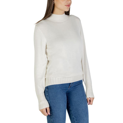 Sweater by ICHI for women in nylon & viscose beige features an tactile silhouette, showcasing a sophisticated turtle neckline and tactile for a refined finish.