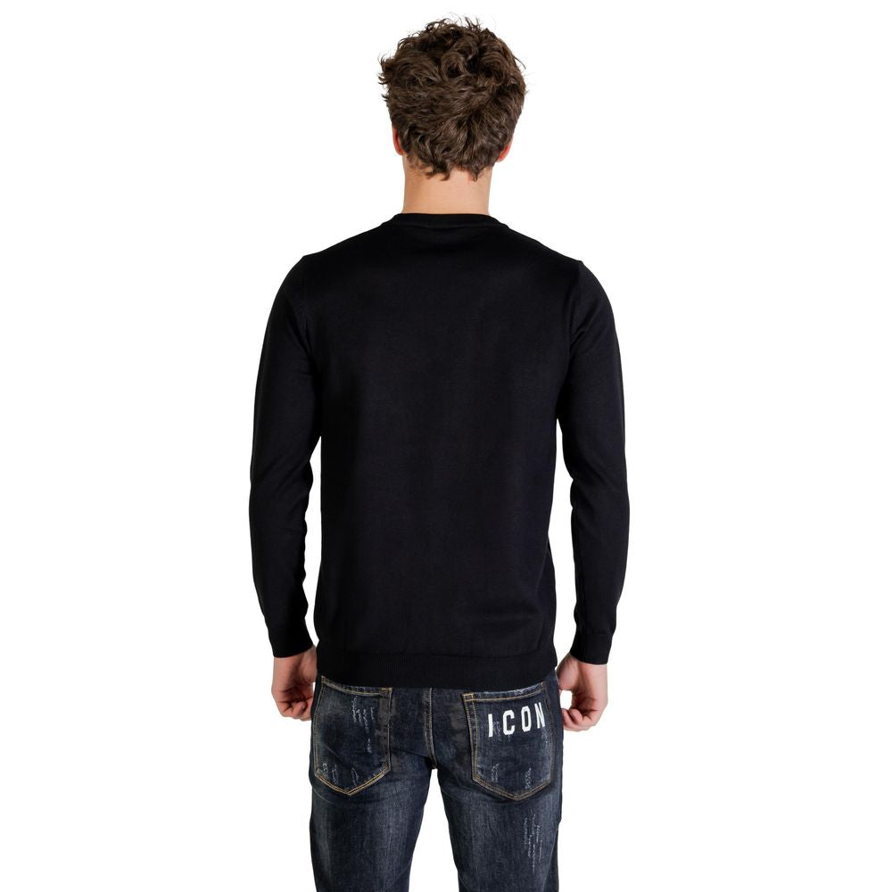 Sweatshirt by Icon for men in nylon & viscose black features an provocated silhouette, detailed with a provocated and a refined crew neckline for a sophisticated aesthetic.