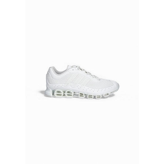 Sneakers by Adidas Originals for men in synthetic white & striped features an sumptuous silhouette, showcasing the premium Men's Lightweight Athletic Synthetic Sneakers in a sumptuous athletic style that offers a sumptuous finish for refined style.
