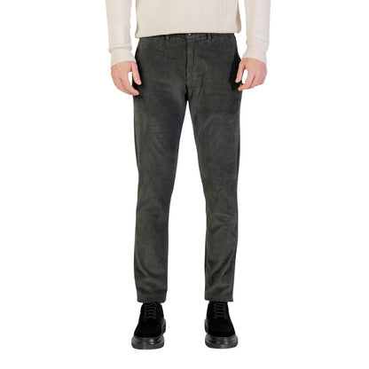 Trousers by Borghese for men in stretch cotton green features an sartorial silhouette, showcasing a precise slim and long with a sartorial for a refined look.