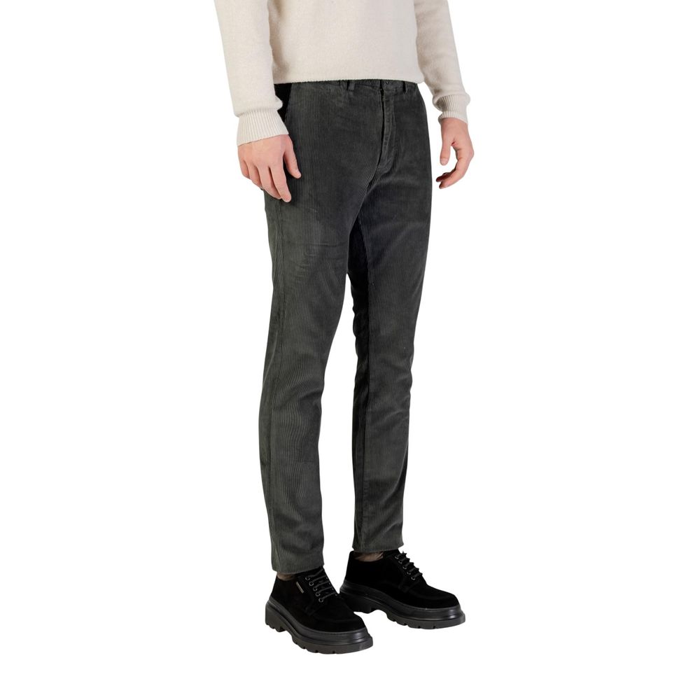 Trousers by Borghese for men in stretch cotton green features a sculptural silhouette, showcasing a sculptural slim and long with a sophisticated for a sculptural finish.