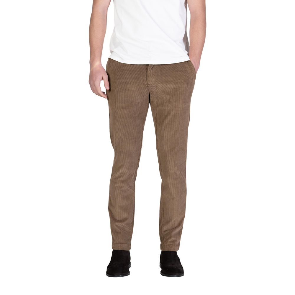 Trousers by Borghese for men in stretch cotton brown presents a perennial silhouette, meticulously tailored with a slim cut, long finish, and an elegant .