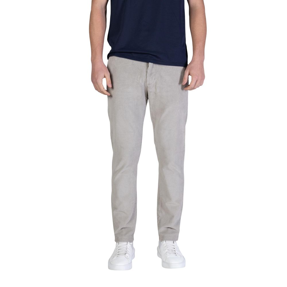 Trousers by Borghese for men in stretch cotton gray presents a perennial silhouette, meticulously tailored with a slim cut, long finish, and an elegant .