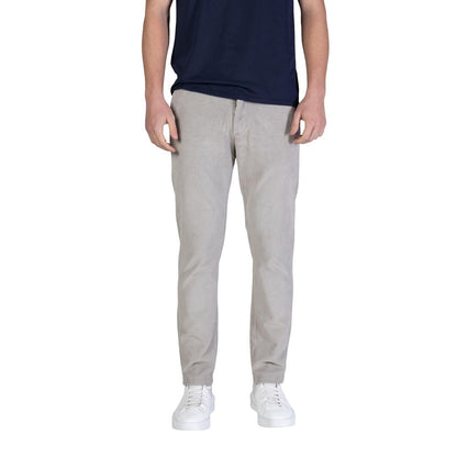 Trousers by Borghese for men in stretch cotton gray presents a perennial silhouette, meticulously tailored with a slim cut, long finish, and an elegant .