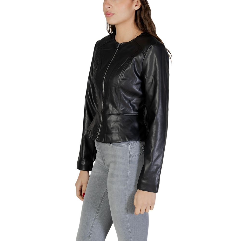 Jacket by Jacqueline De Yong for women in polyester polyurethane faux leather black showcases a enveloping silhouette, artfully detailed with a enveloping and premium for a truly enveloping finish.