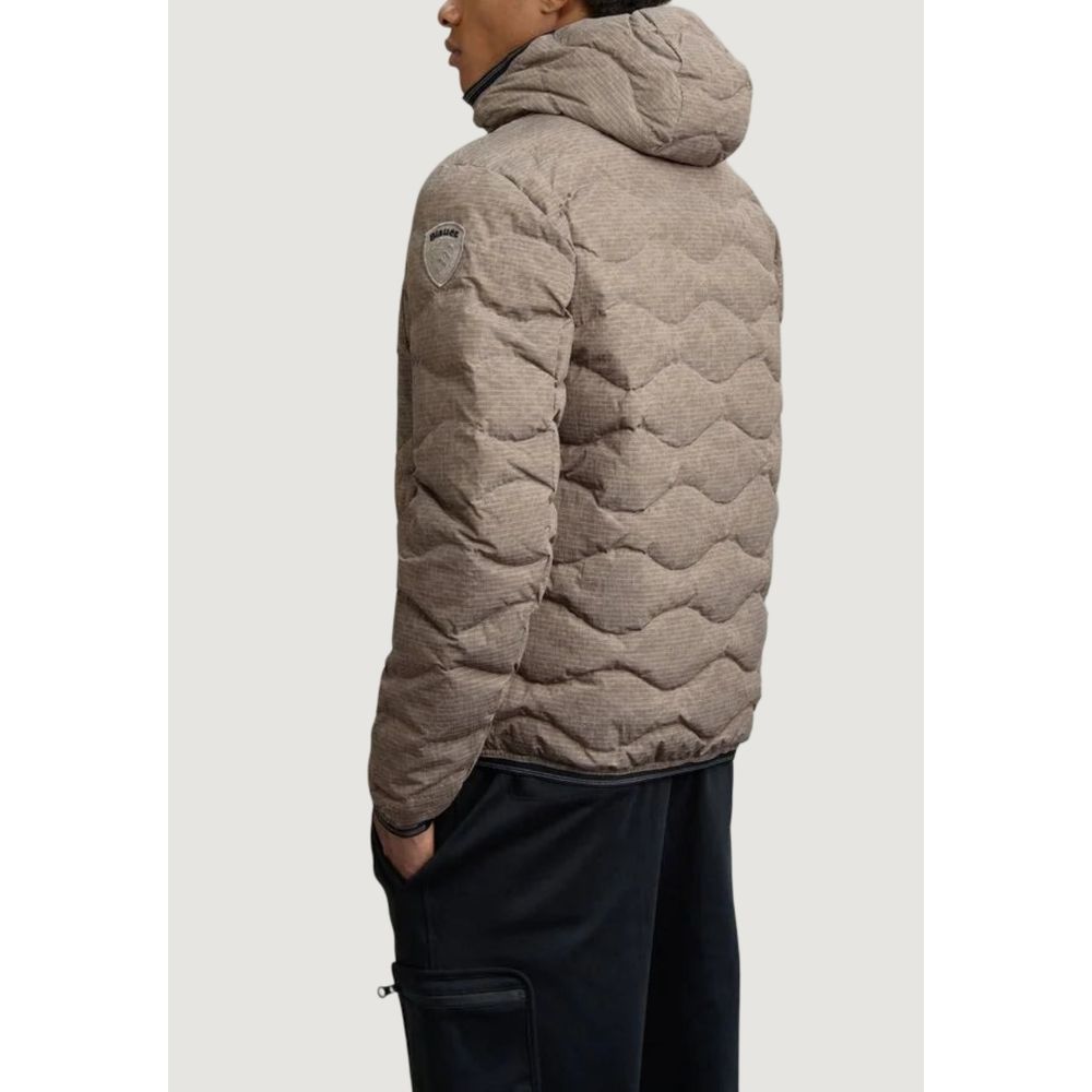 Hooded Overcoat by Blauer for men in polyester brown showcases a enveloping silhouette, detailed with distinctive thermal, lightweight, pockets, hooded & insulated and a enveloping .