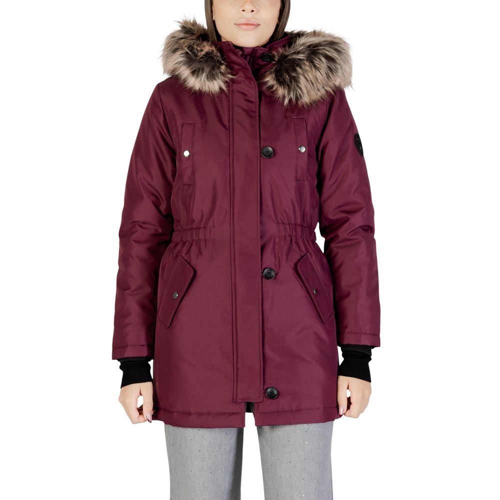 Hooded Parka by Only for women in polyester fur bordeaux features an avant garde silhouette, showcasing refined pockets & hooded and a sophisticated hooded neckline for a polished look.