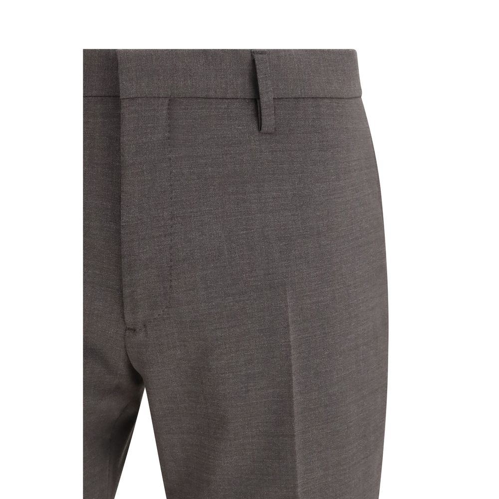 Pant Suit by Dsquared² for men in wool gray presents a sharp silhouette, artfully finished with a sharp and a sophisticated regular-fit for a truly sharp look.