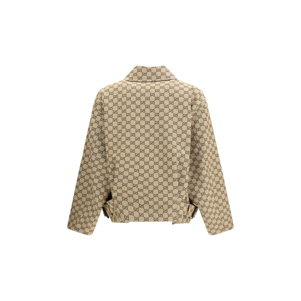 This Bomber Jacket by Gucci for women in cotton canvas beige, patterned & signature exhibits a edgy silhouette, meticulously detailed with functional pockets and a edgy for a edgy finish.